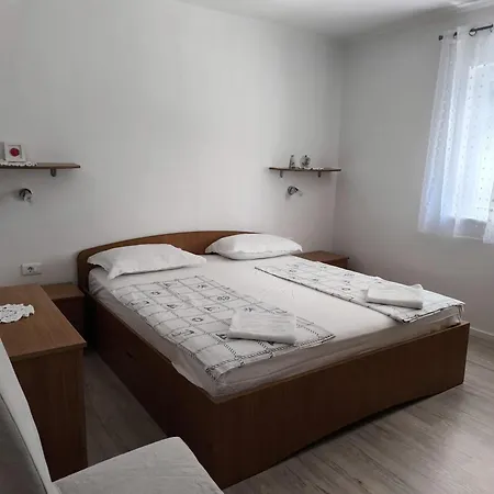 Ljubicic Apartament *