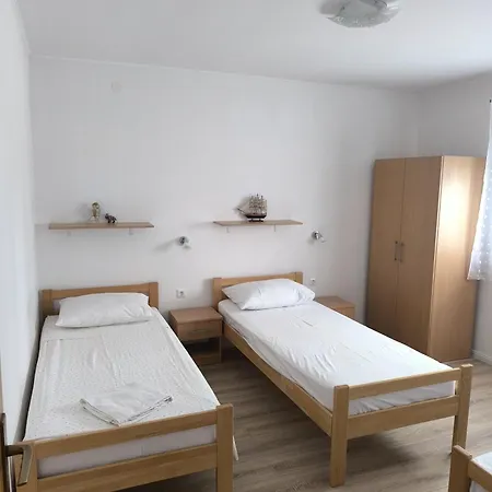 Ljubicic Apartament Podstrana